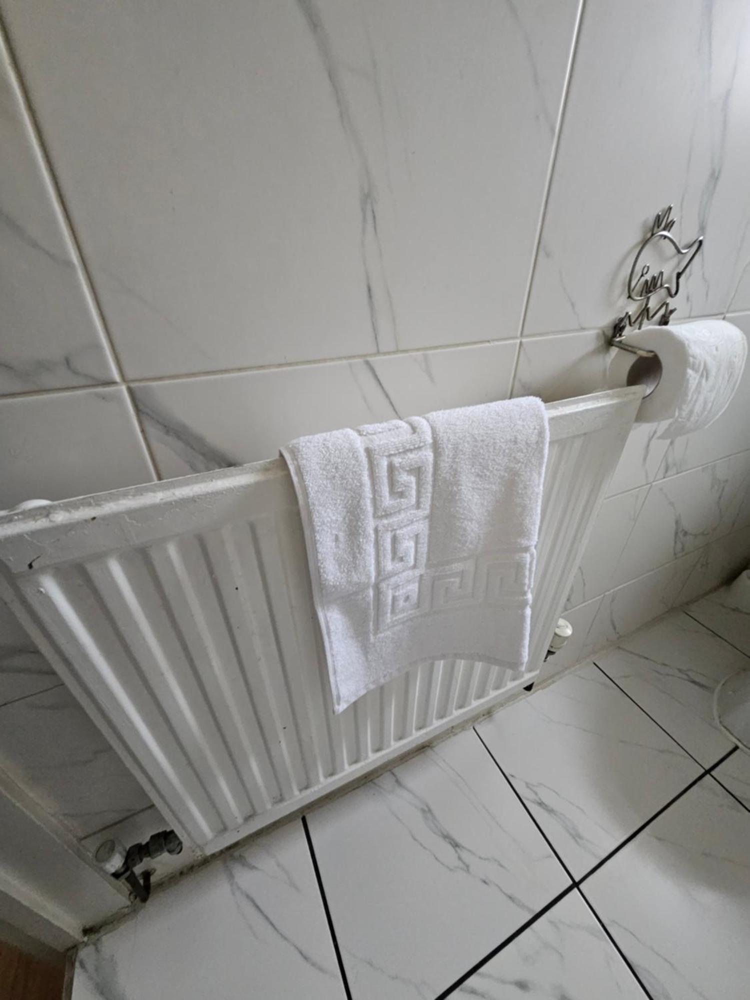 No Frills & Nothing Fancy 1 Bed Centre