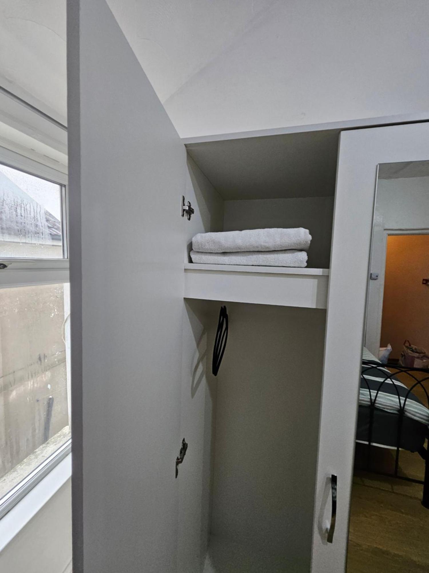 No Frills & Nothing Fancy 1 Bed Centre Apartment